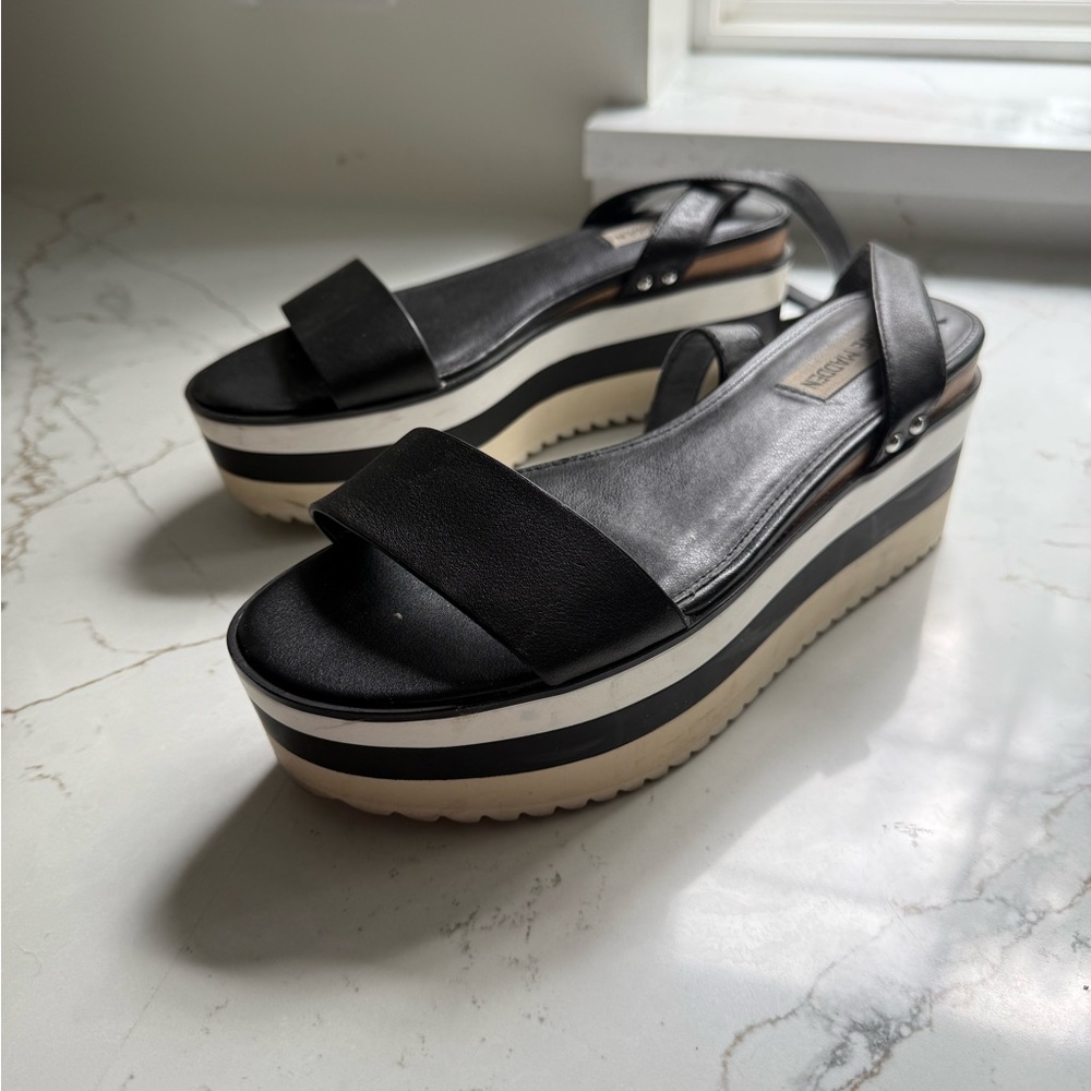 Steve Madden Black and Cream Platform Sandals